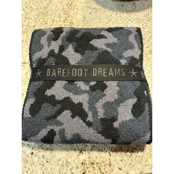 NWT Barefoot Dreams CozyChic Camo Beanie and Scarf Set Indigo $97
